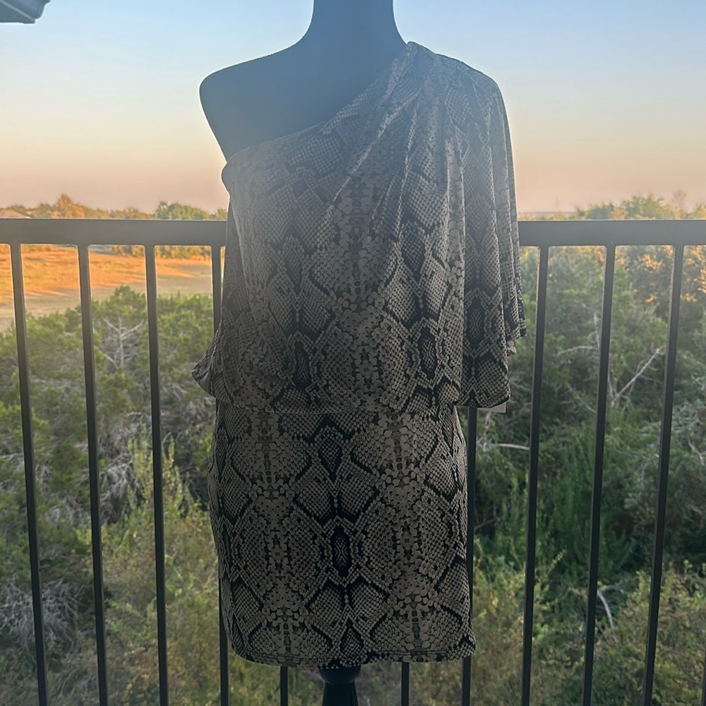 New short one shoulder dress